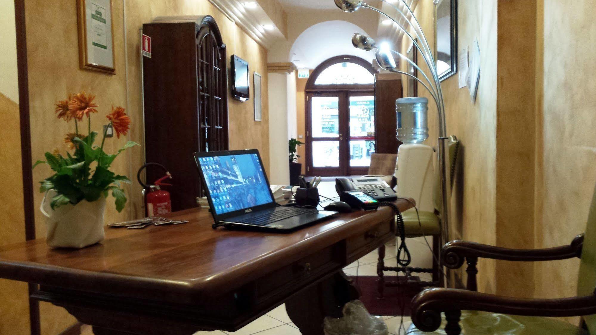 Hotel San Romano Ferrara Kültér fotó